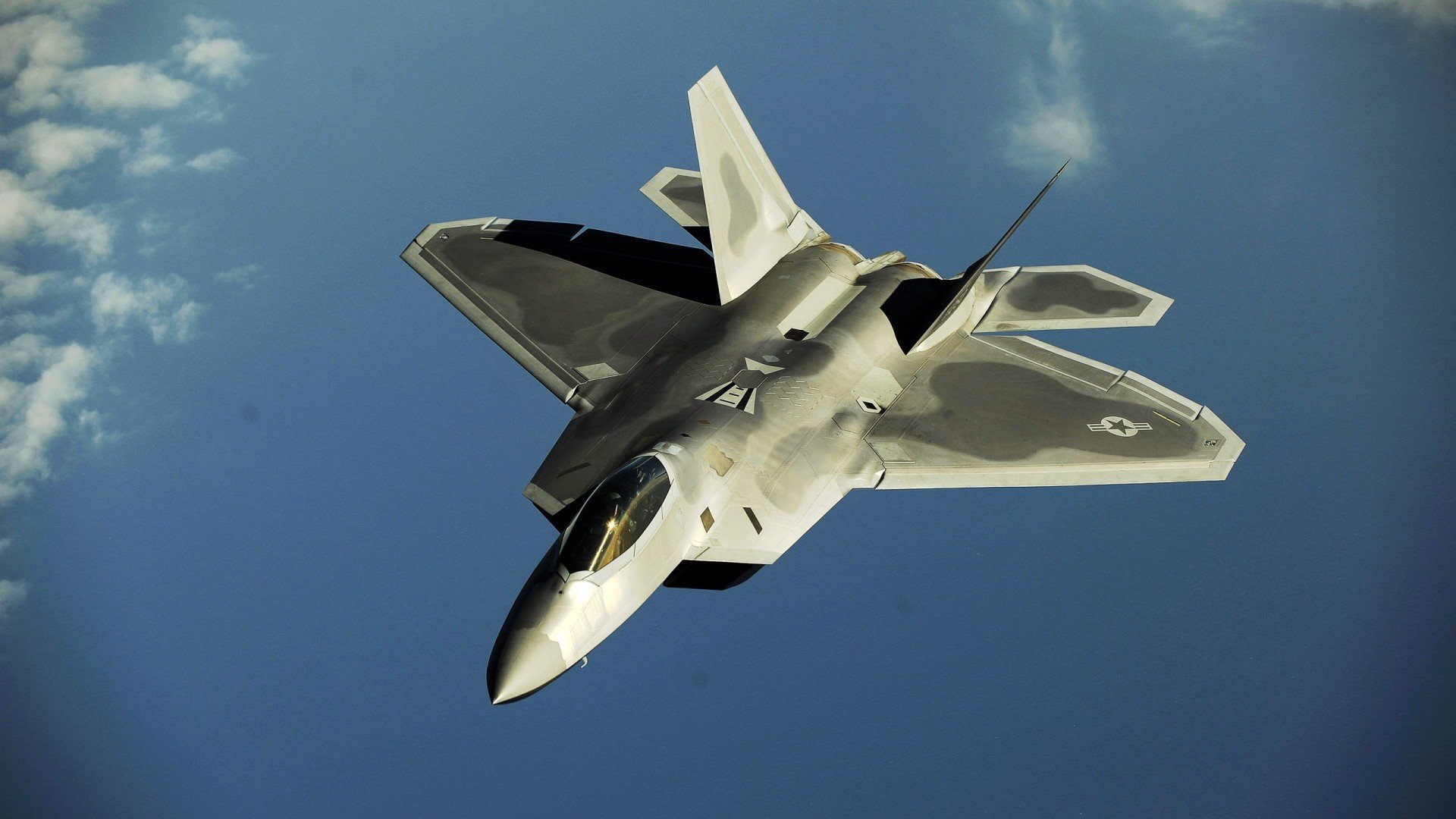 AYX体育官网-_篮网全队配合默契，榜首位置稳固_，篮网的队