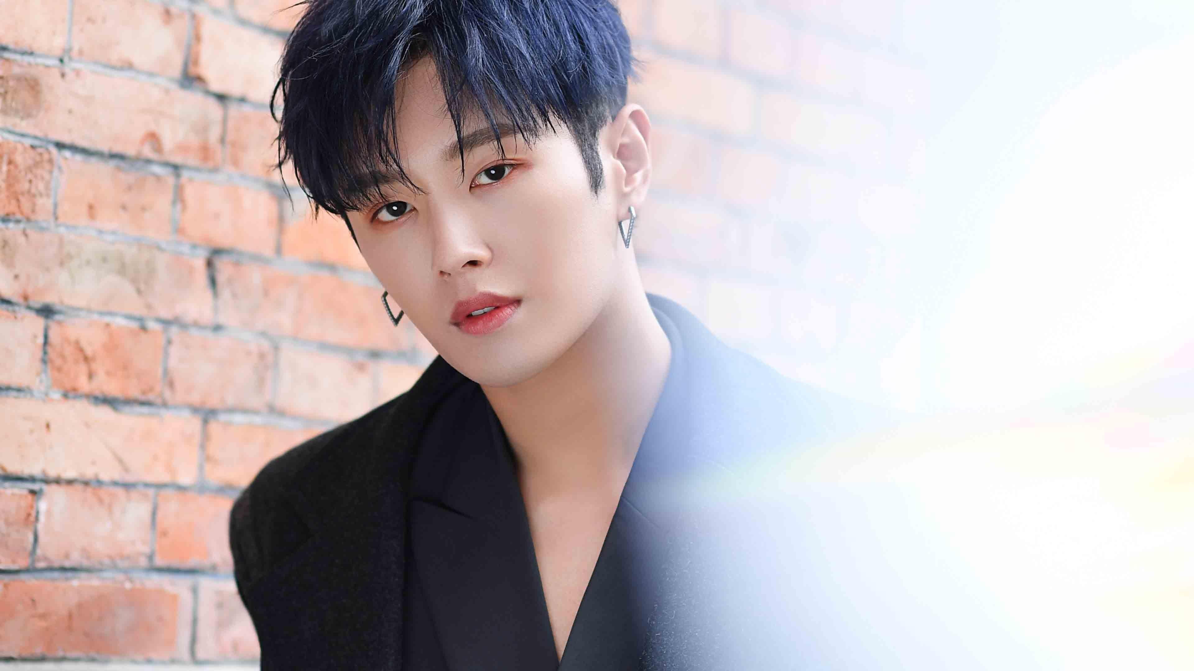 “球场内外：球员的动人故事和激情人生”，关于球员